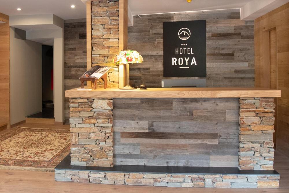 Hotel Roya Эспот Экстерьер фото