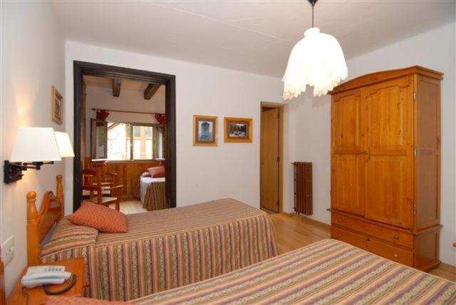 Hotel Roya Эспот Экстерьер фото