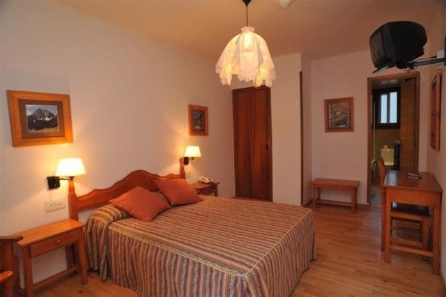 Hotel Roya Эспот Экстерьер фото