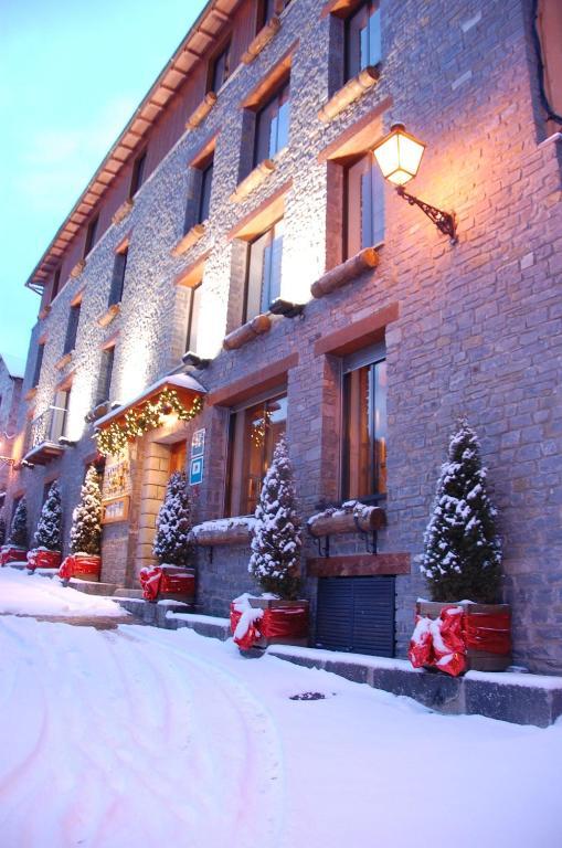 Hotel Roya Эспот Экстерьер фото